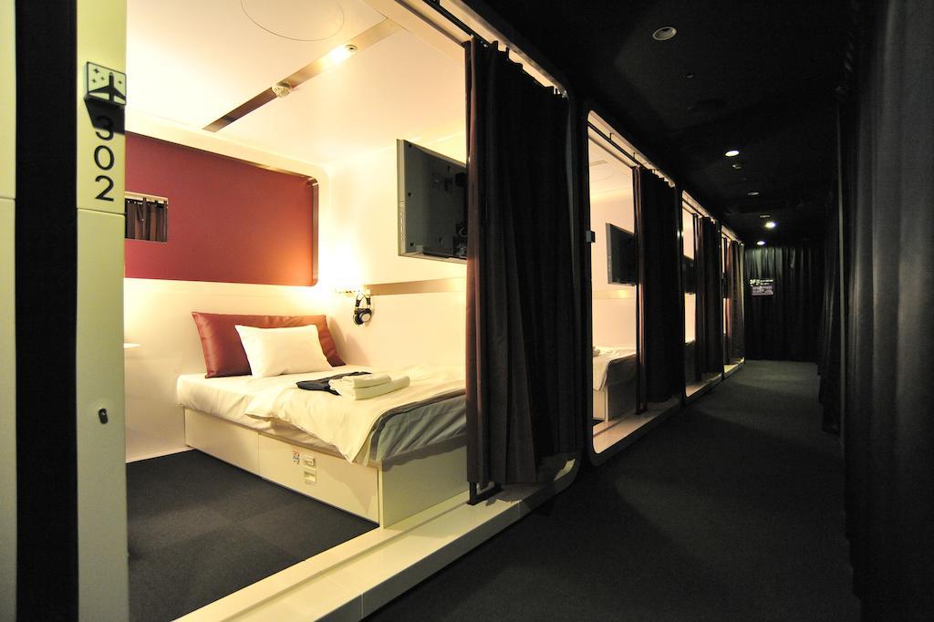 First Cabin Hakata Fukuoka  Exteriör bild